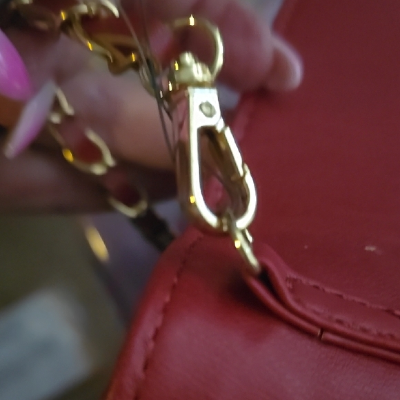 Badgley Muscha Elegant Brick Red Quilted Bag with Gold Chain - Picture 6 of 7